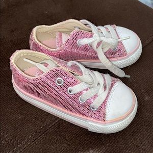 Toddler girls converse